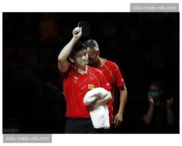 里昂公布比赛大名单，两名以回追速度见长的边后卫回归，旨在应对对手反击